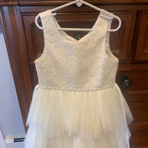 American Princess Size 7 Girls Dress. Great condition. Only worn 1 time.
